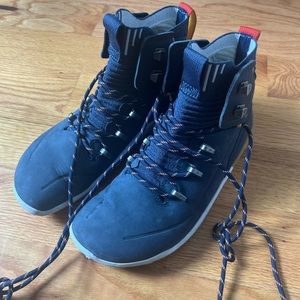 WOMENS VIVOBAREFOOT INSIGNIA BLUE TRACKER DECON FG2 HIKING